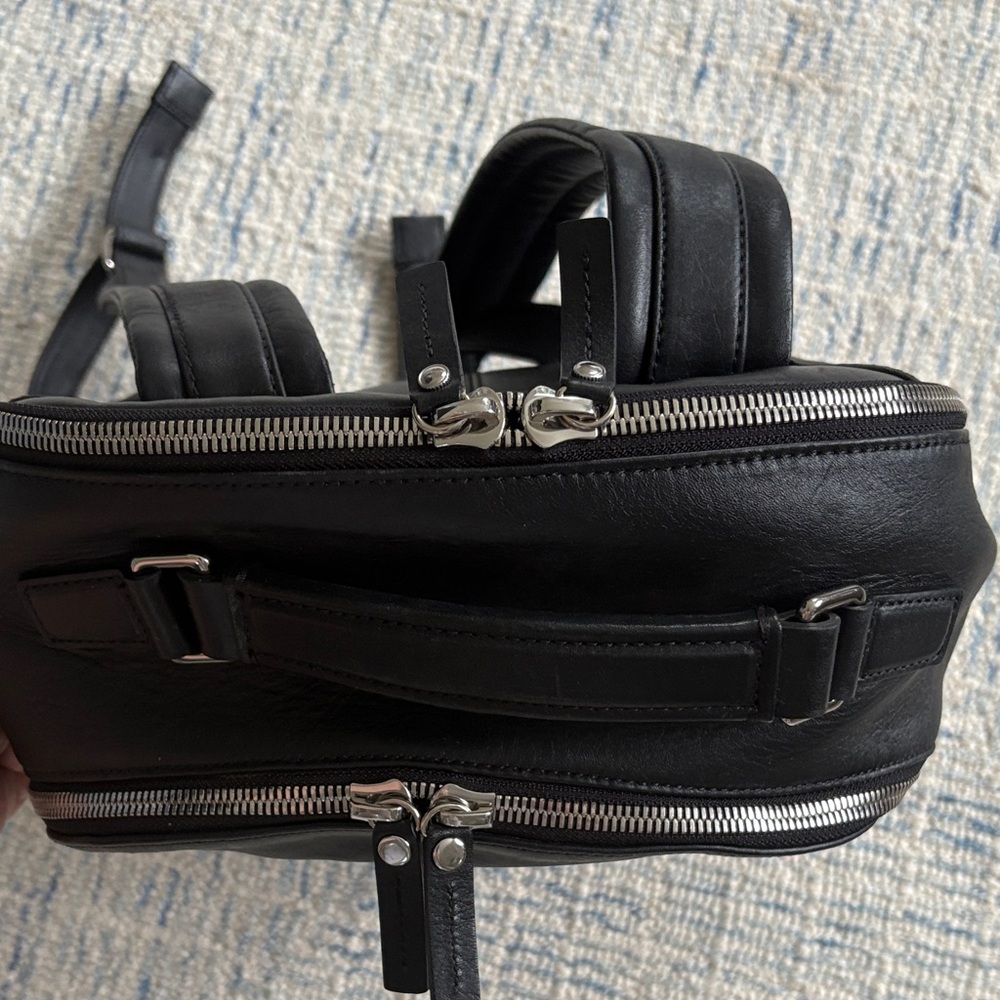 Shinola Detroit Runwell Backpack Bag Mens Black Leather Adjustable Commuter Tote - Picture 3 of 8